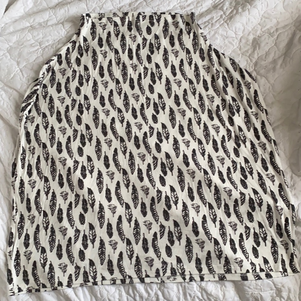 Nursing/car seat cover black and white